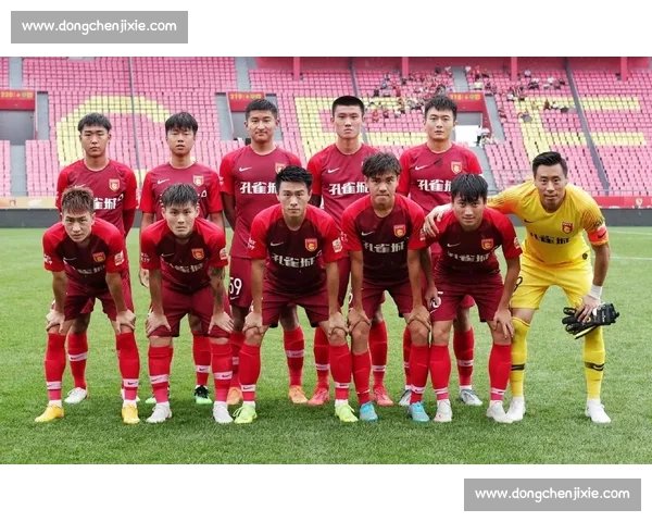 鲁能鏖战华夏幸福：胜负关键背后的战术较量与球员表现分析